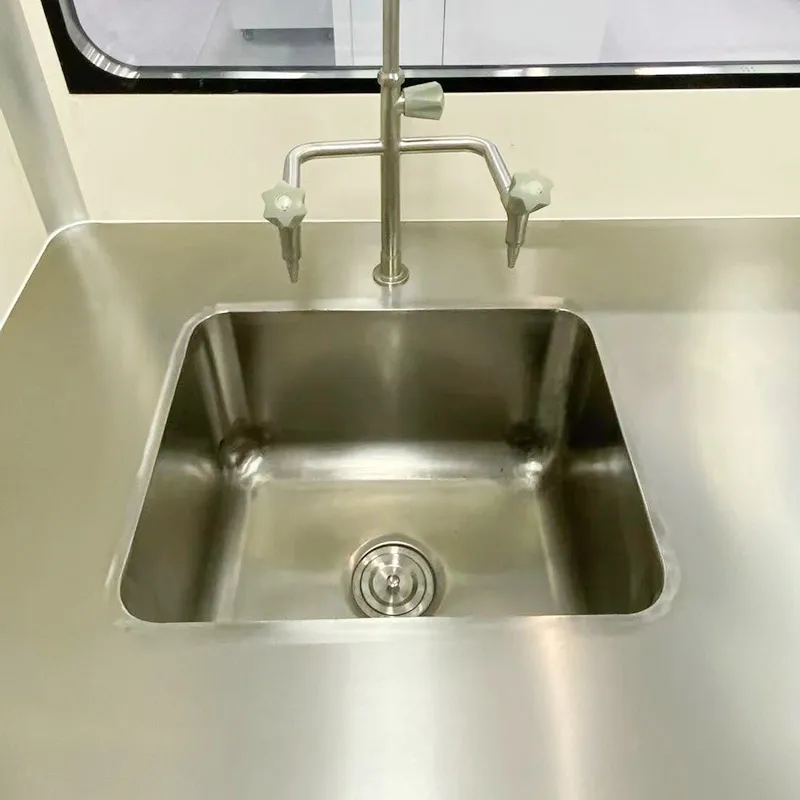 Mesas de aço inoxidável de laboratório com pia